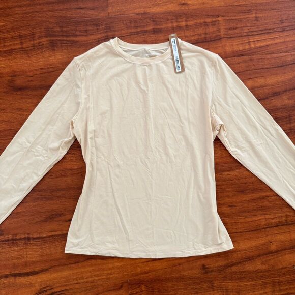 Skims Fits Everybody Long Sleeve T-Shirt Color Sand Size Medium NWT - Picture 6 of 10
